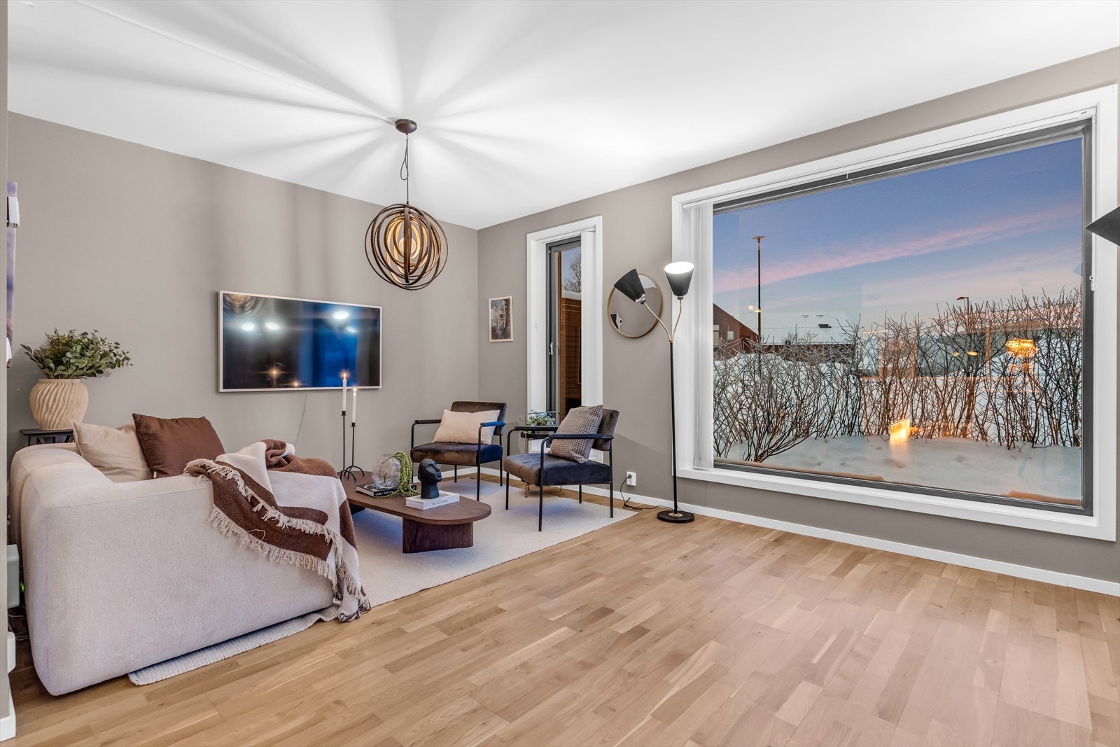 I tillegg er det hyggelig utsyn mot de frodige omgivelsene. Galleribilde