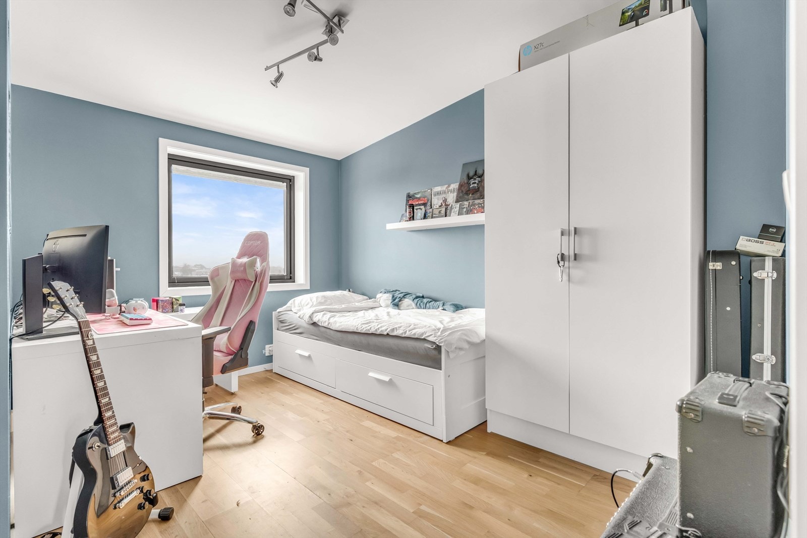 Soverom nr. 2 og 3 fungerer ypperlig som barnerom, gjesterom eller kontor - her er mulighetene mange. Galleribilde