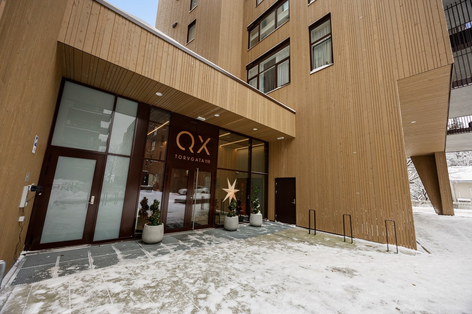 Flott inngangsparti som ønsker deg velkommen hjem. Galleribilde