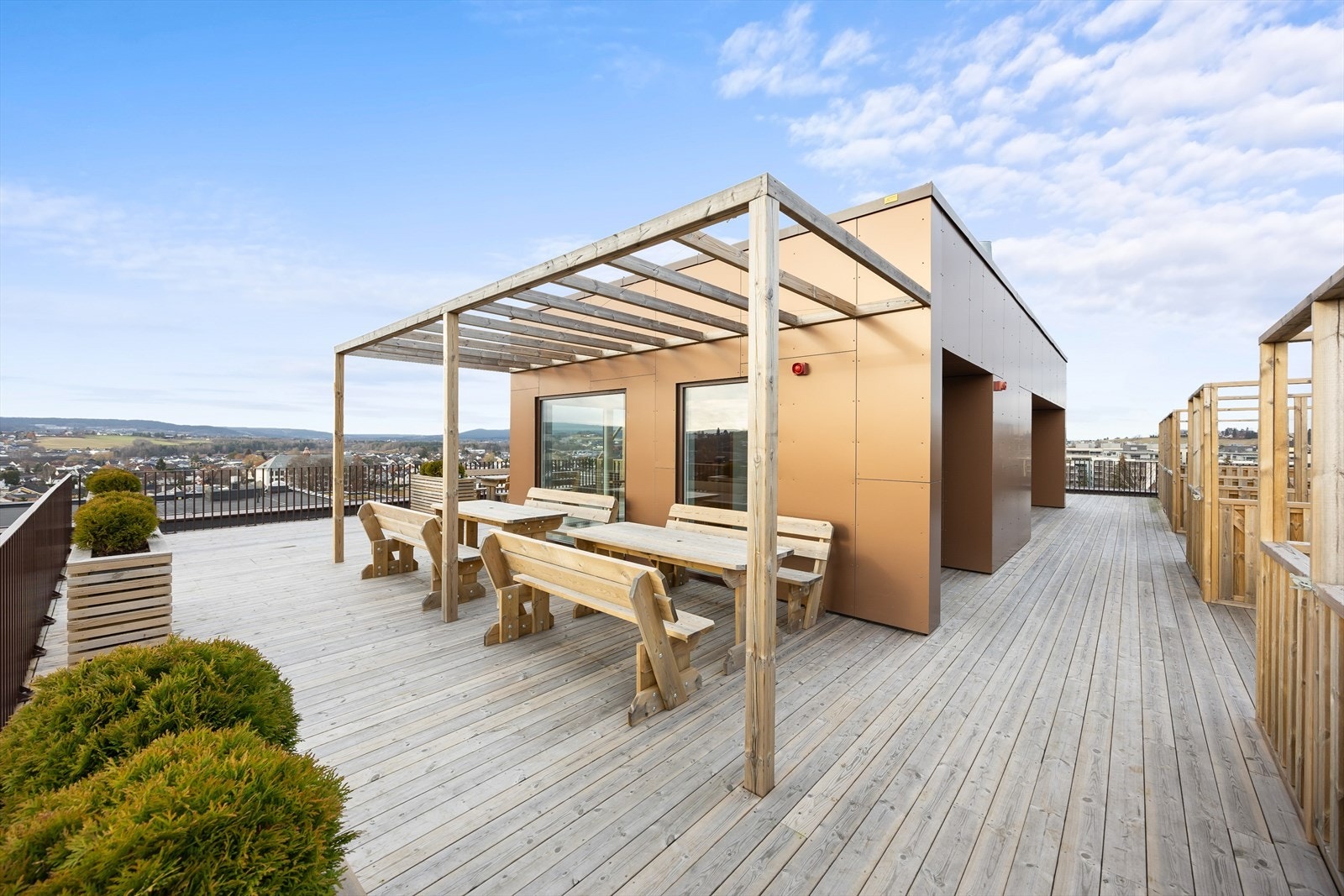 Sommerbilder fra den andre takterassen Galleribilde