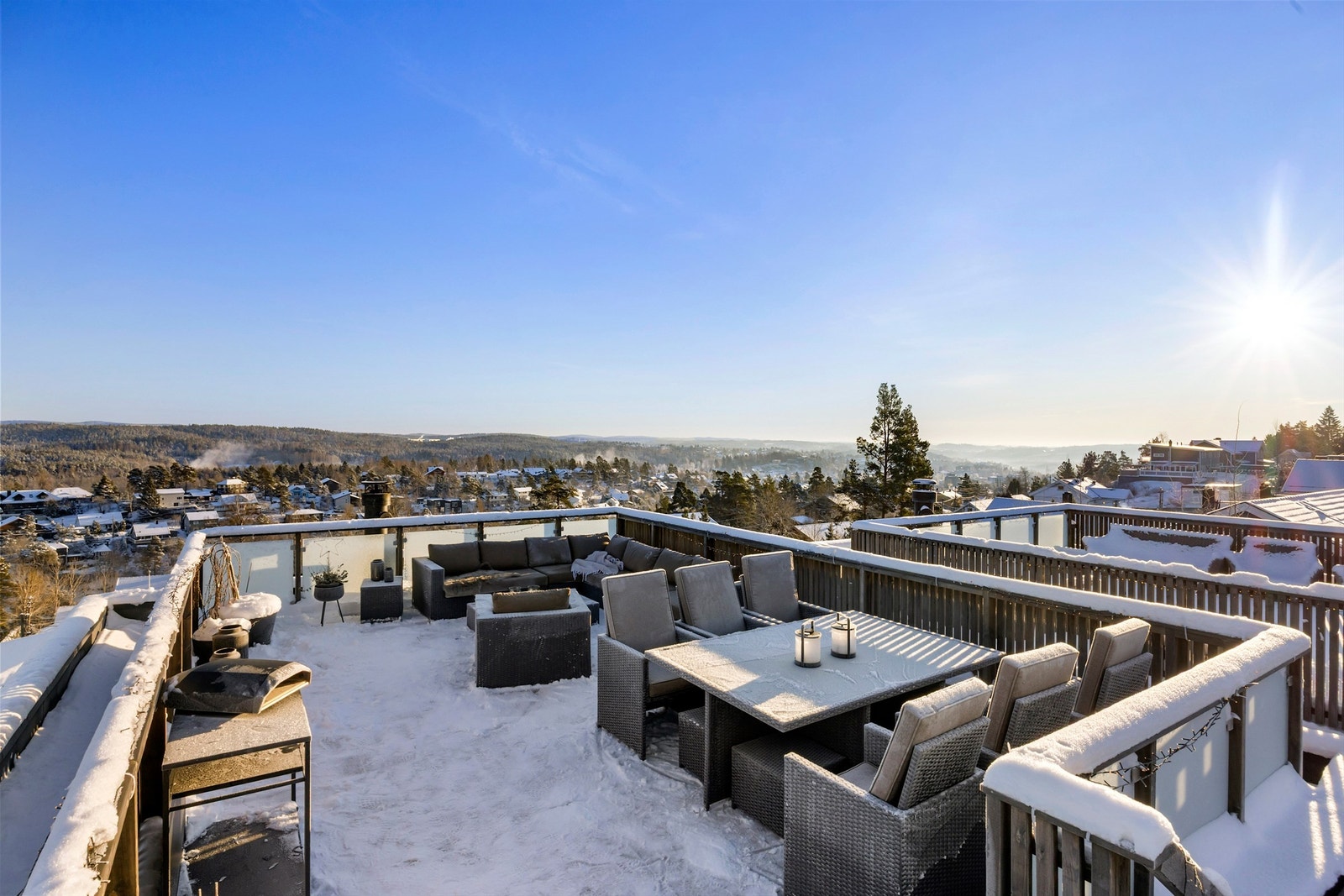 Området byr på et bredt utvalg av servicetilbud som skoler, barnehager, dagligvarebutikker og gode kollektivforbindelser Galleribilde