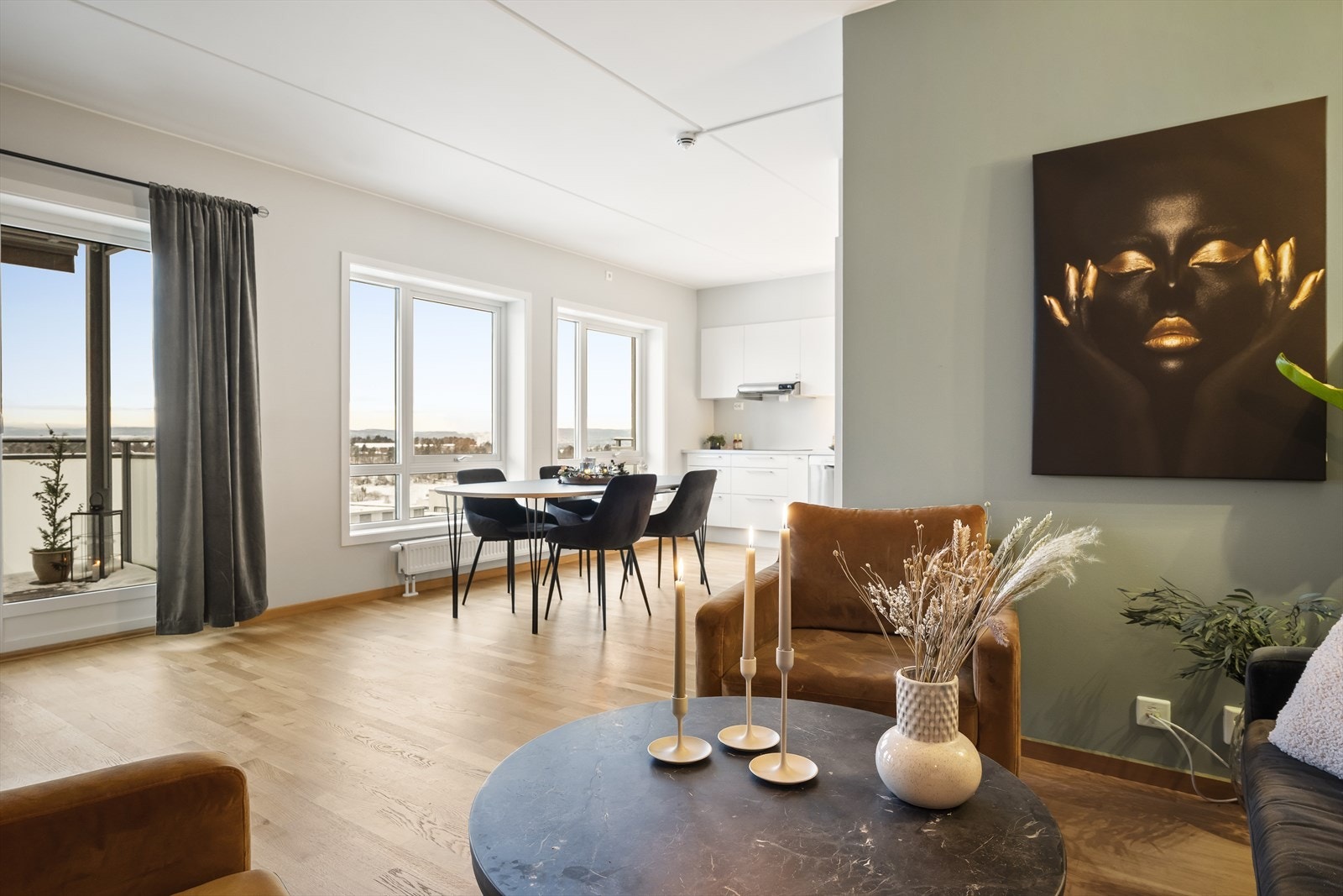 Lys leilighet, uten gjenboere og med flott utsikt Galleribilde