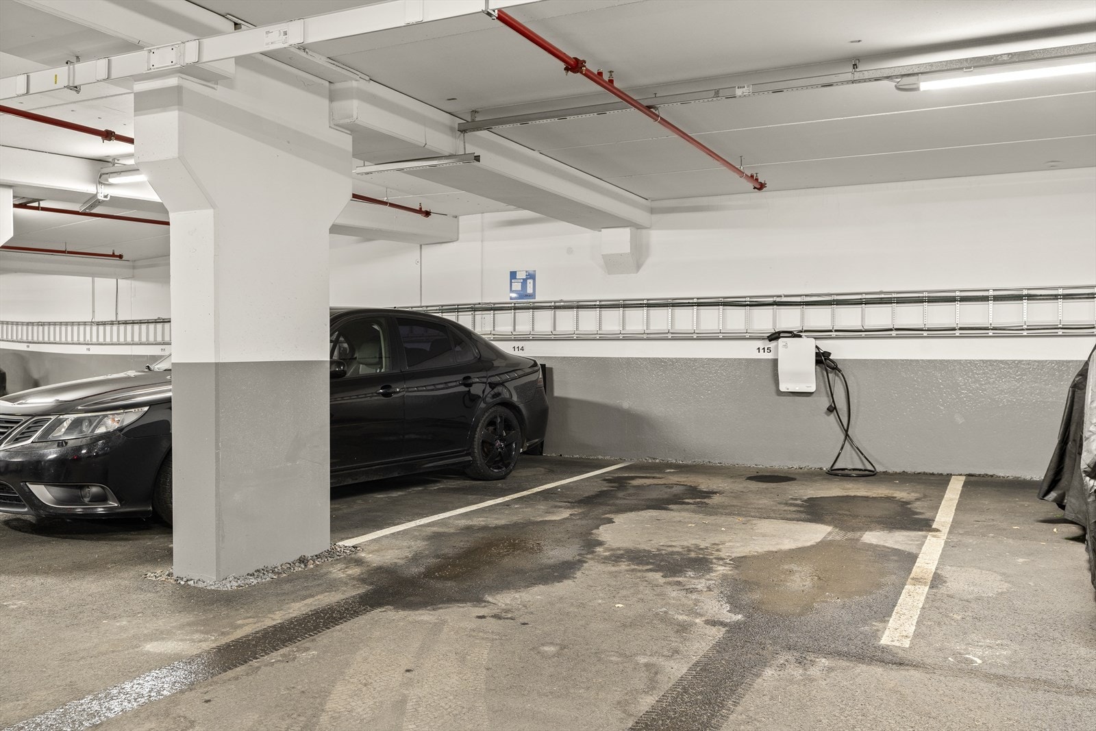 Garasjeplass nr. 115 med ladestasjon Galleribilde
