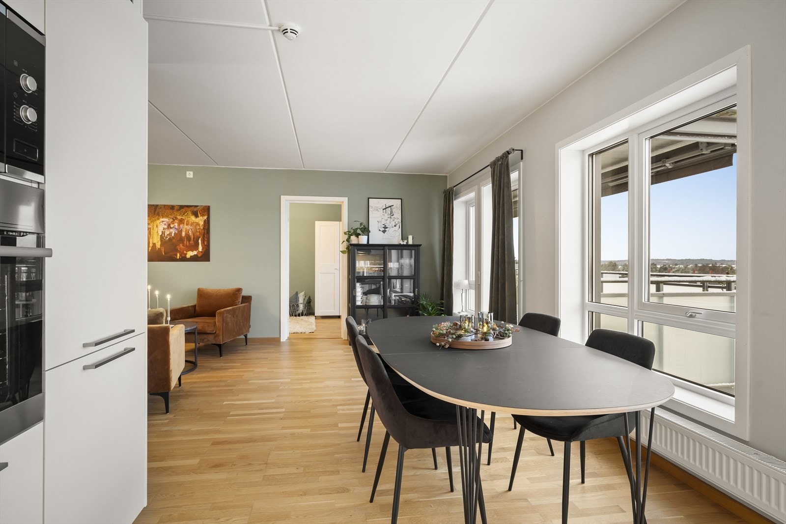 Spisestue med plass til langbord Galleribilde