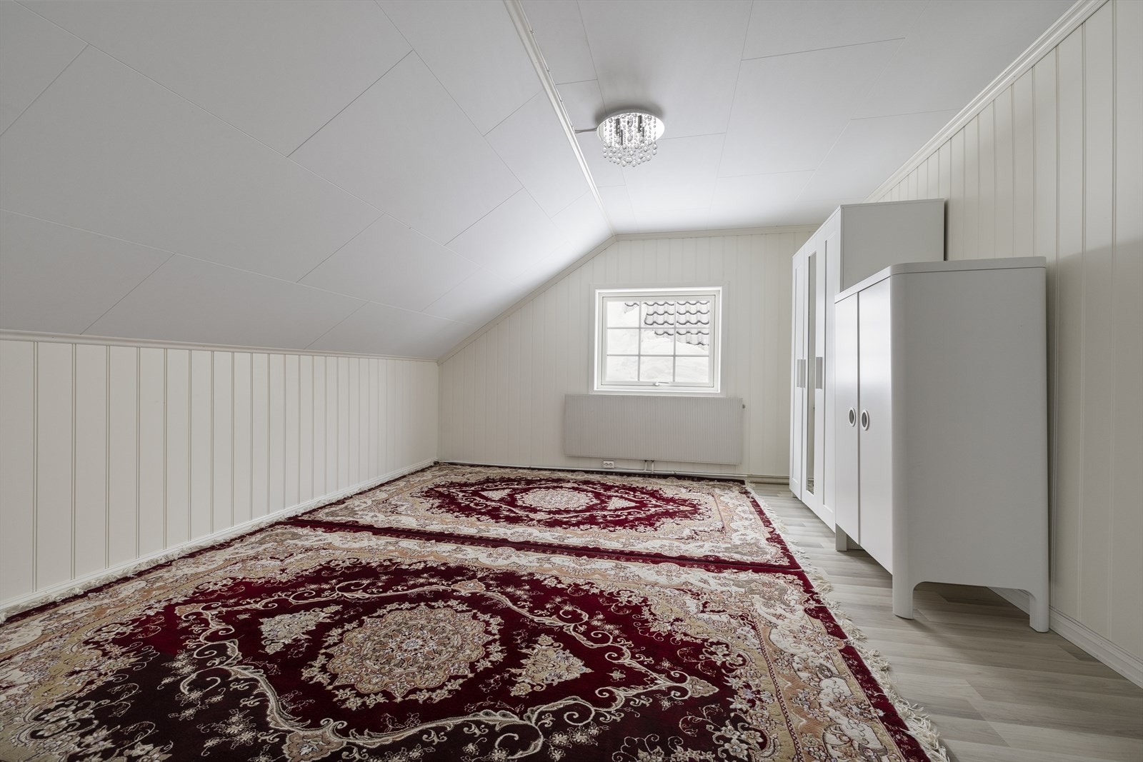 Det andre soverommet er også på ca. 16 m² og ble pusset opp i 2020. Galleribilde