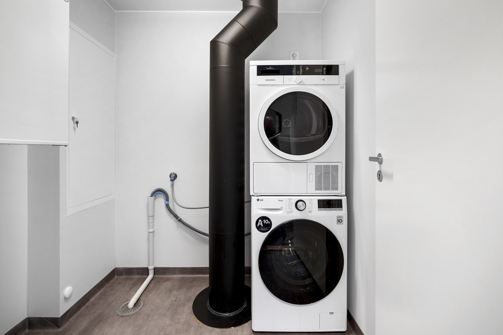 Praktisk vaskerom og teknisk rom. Galleribilde