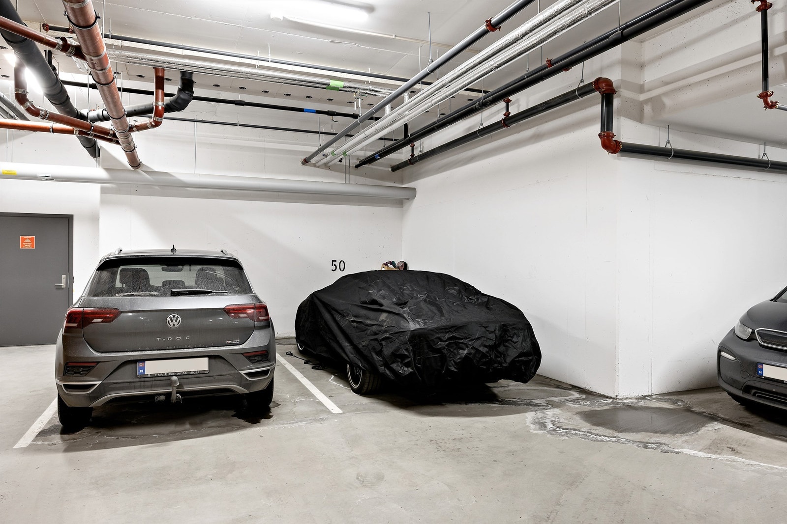 Garasjeplass i felles garasjeanlegg, merket med nr. 50 Galleribilde