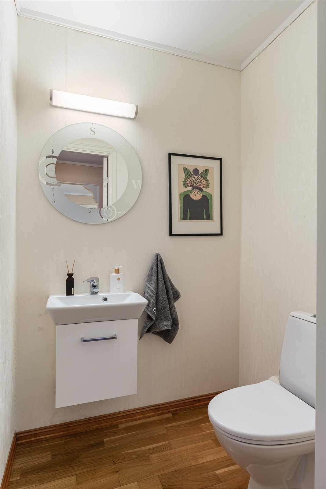 Praktisk gjestetoalett Galleribilde