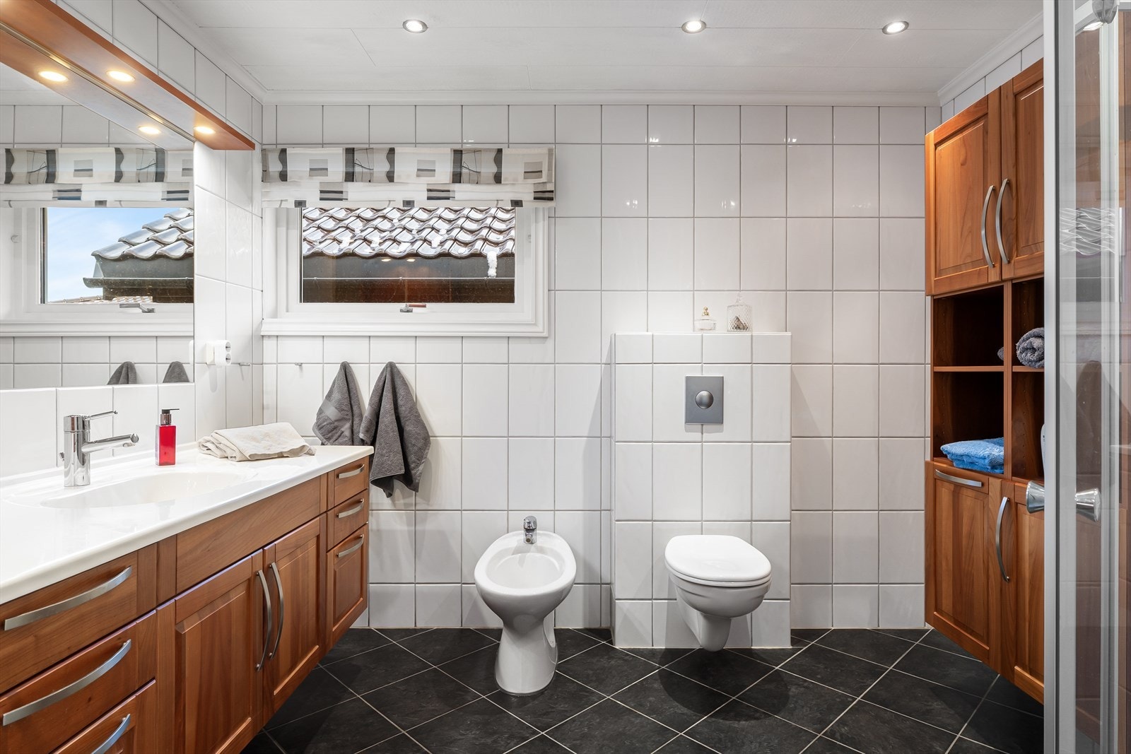 Stort bad med gulvvarme Galleribilde