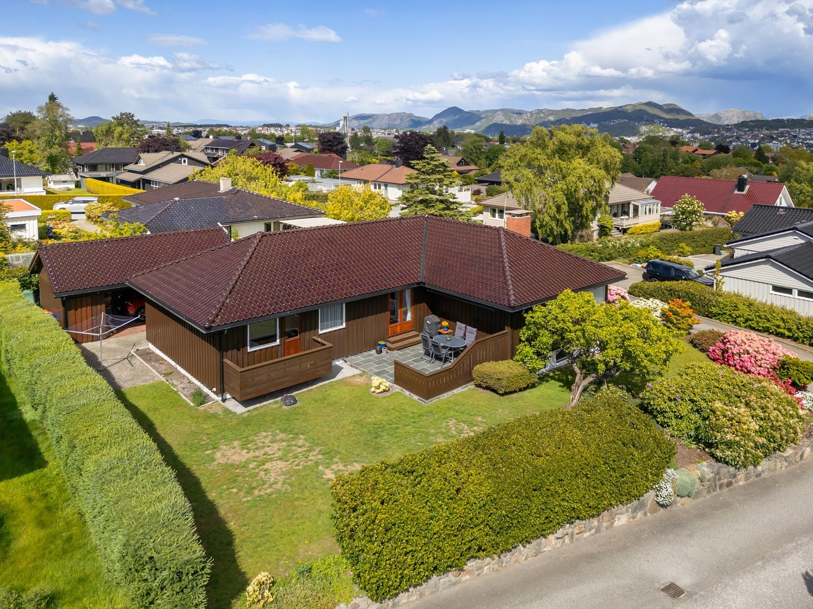 Romslig tomt beliggende i blindgate Galleribilde