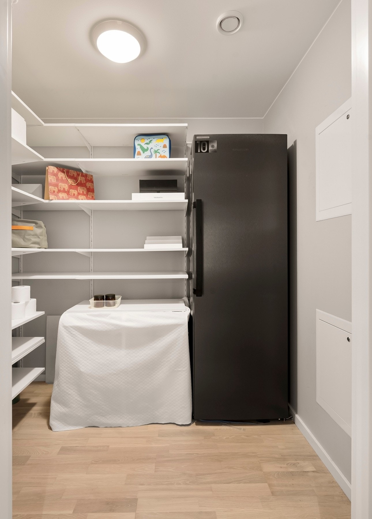 Innvendig bod Galleribilde