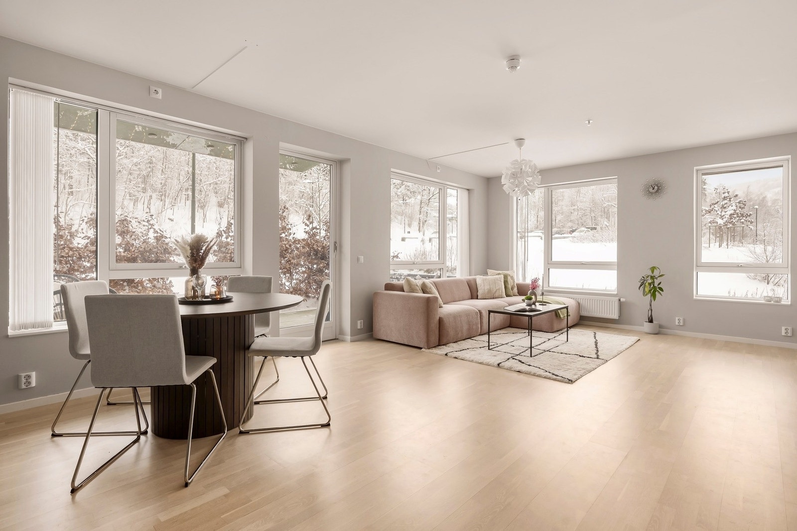 Velkommen til Transistorfaret 2, presentert av Mikael Albin Andersen v/ Eie Eiendomsmegling Galleribilde