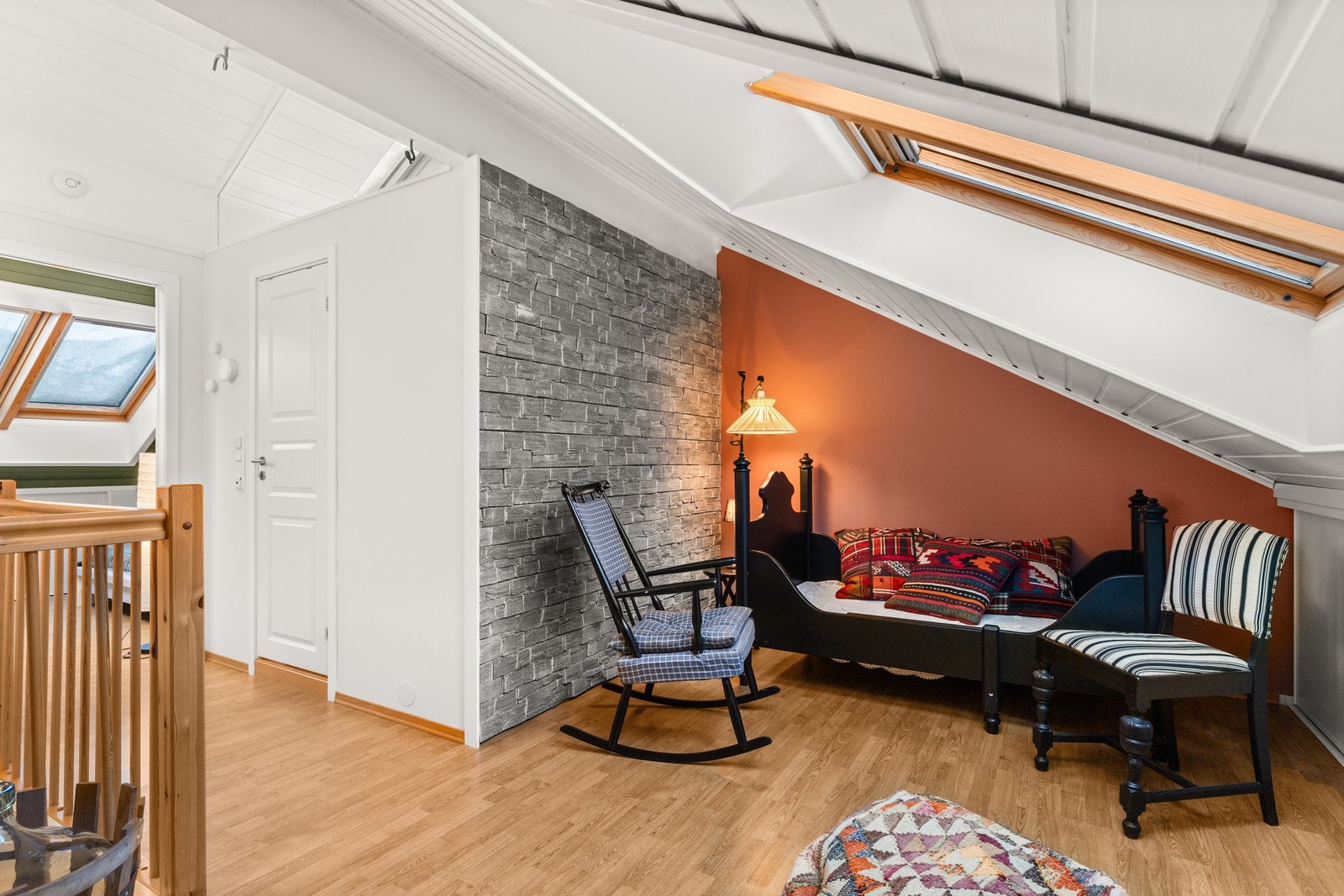 3.etasje består av en koselig loftstue, baderom og soverom. Galleribilde