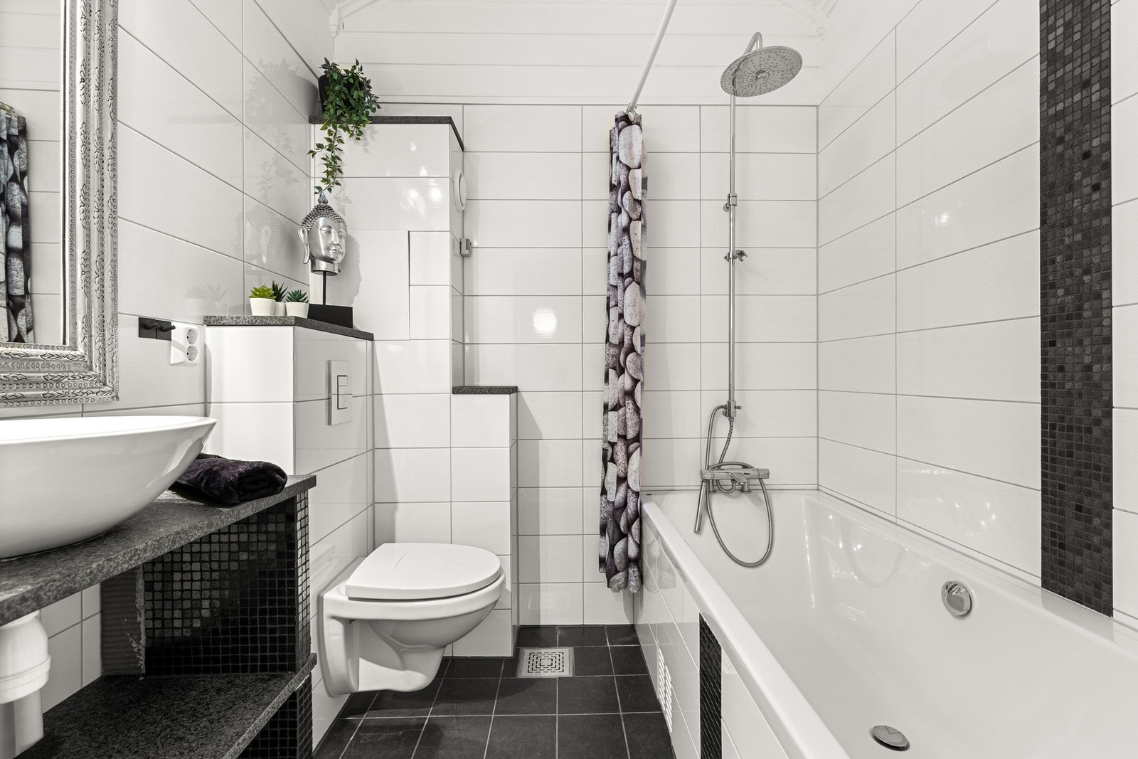 Delikat baderom som ble oppusset i 2013. Galleribilde