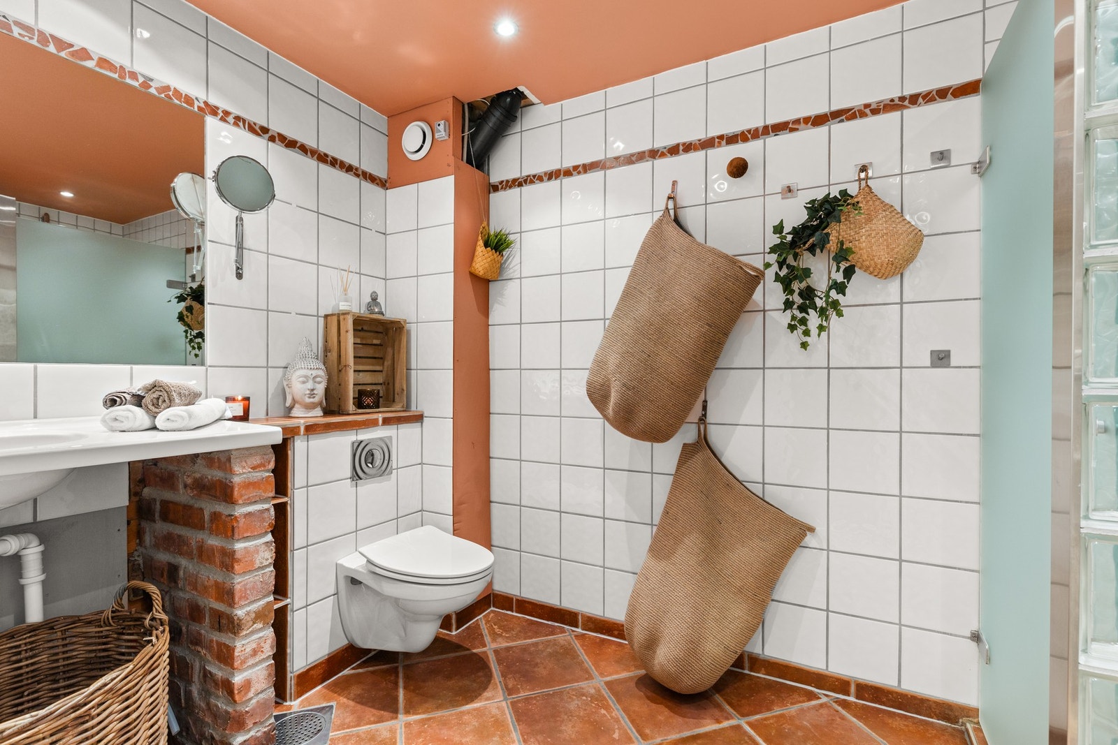 Baderom i 1.etasje oppusset i 2003/2005. Galleribilde