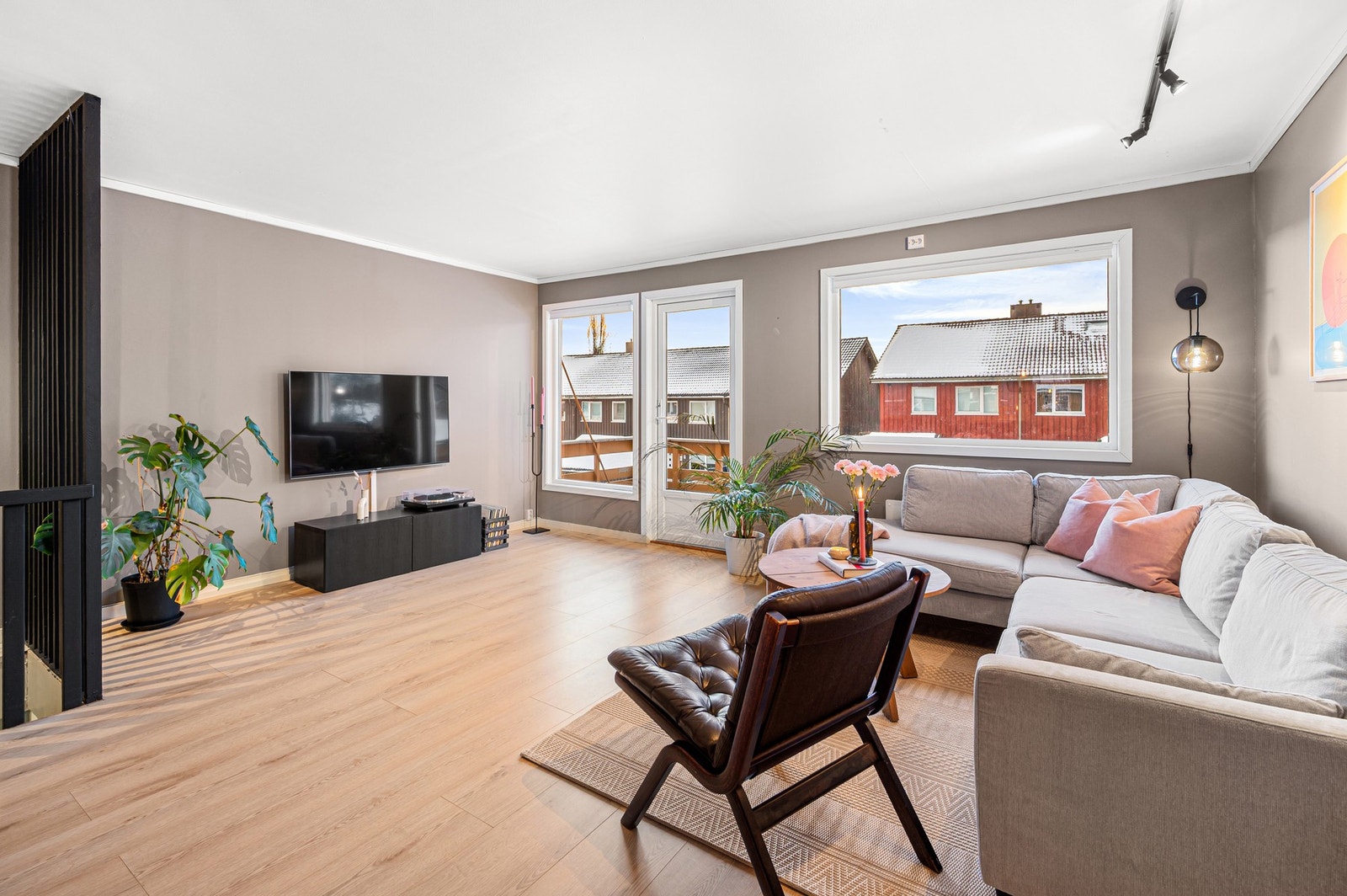 Boligen er vesentlig pusset opp siste årene og framstår i god stand. Galleribilde