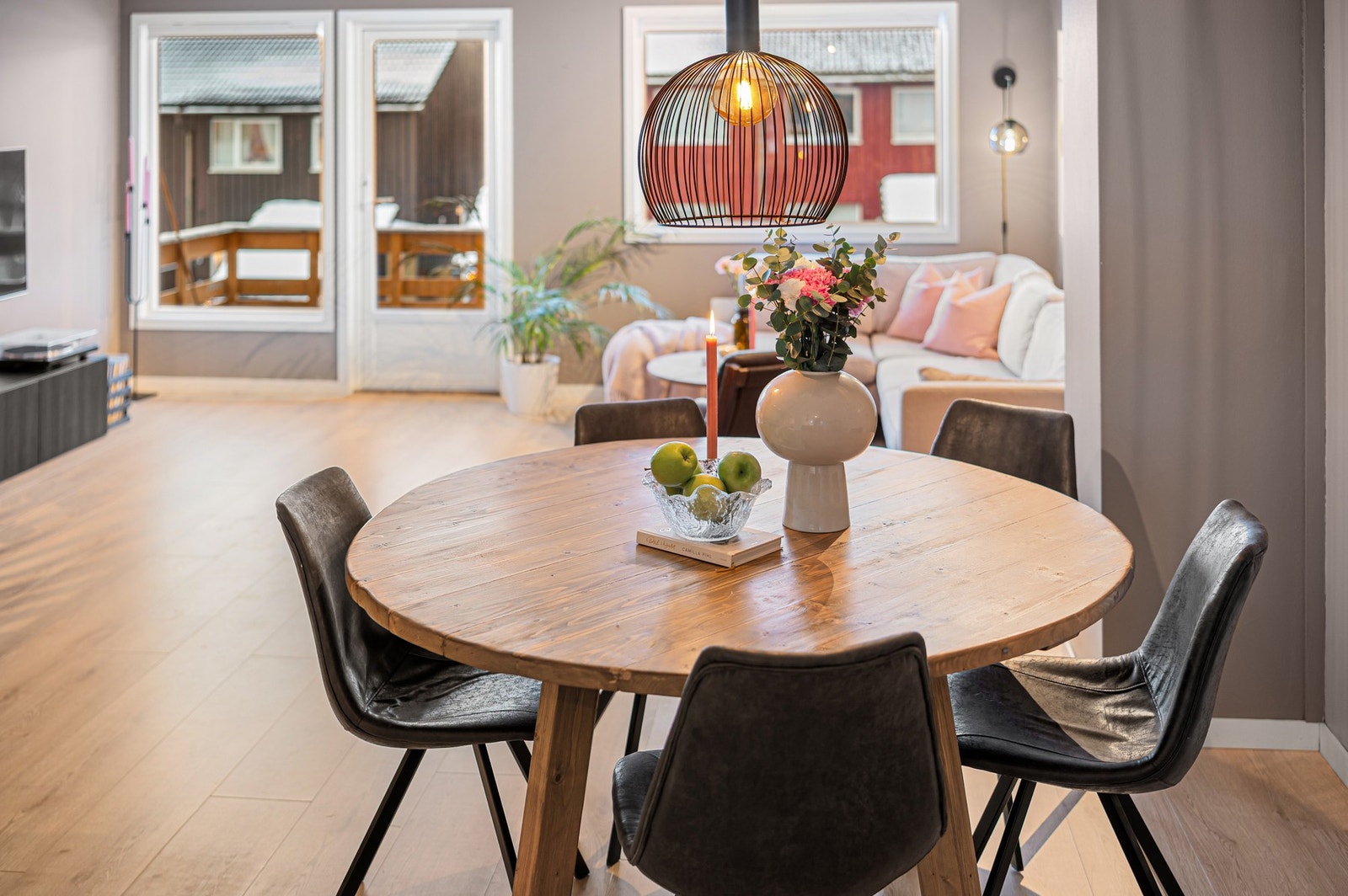 Boligen er på 105 kvm og har utrolig god planløsning. Galleribilde