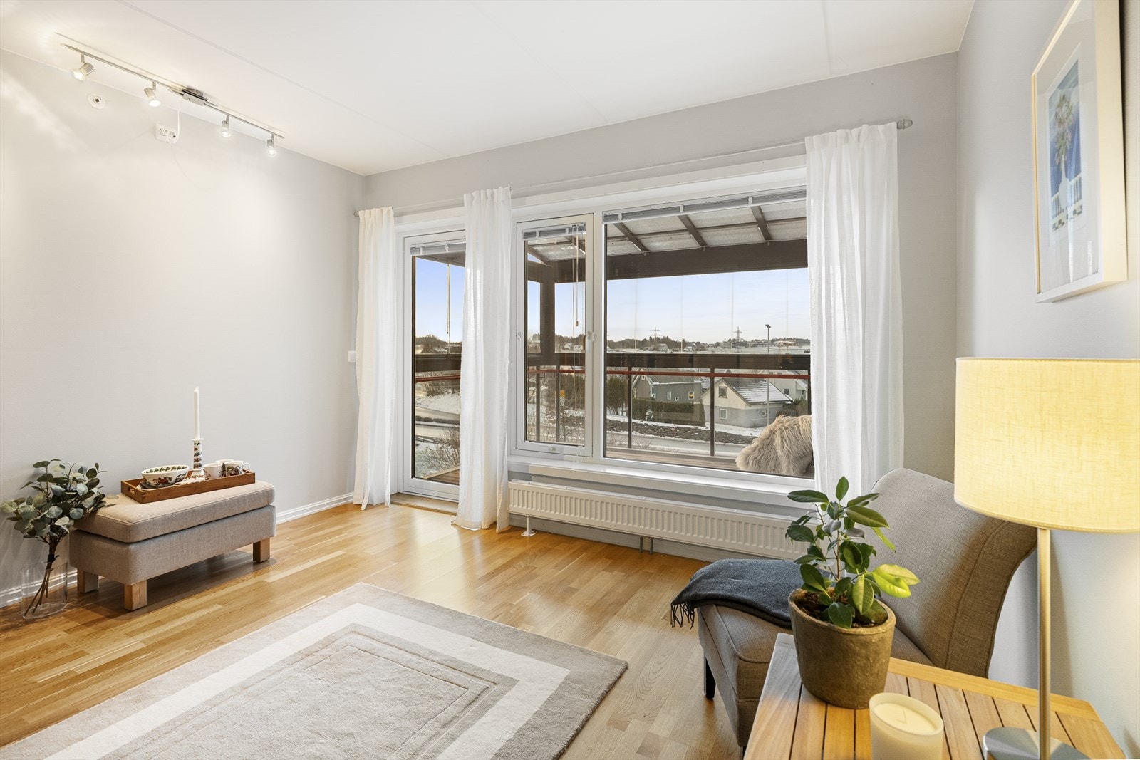 Utgang til innglasset balkong Galleribilde