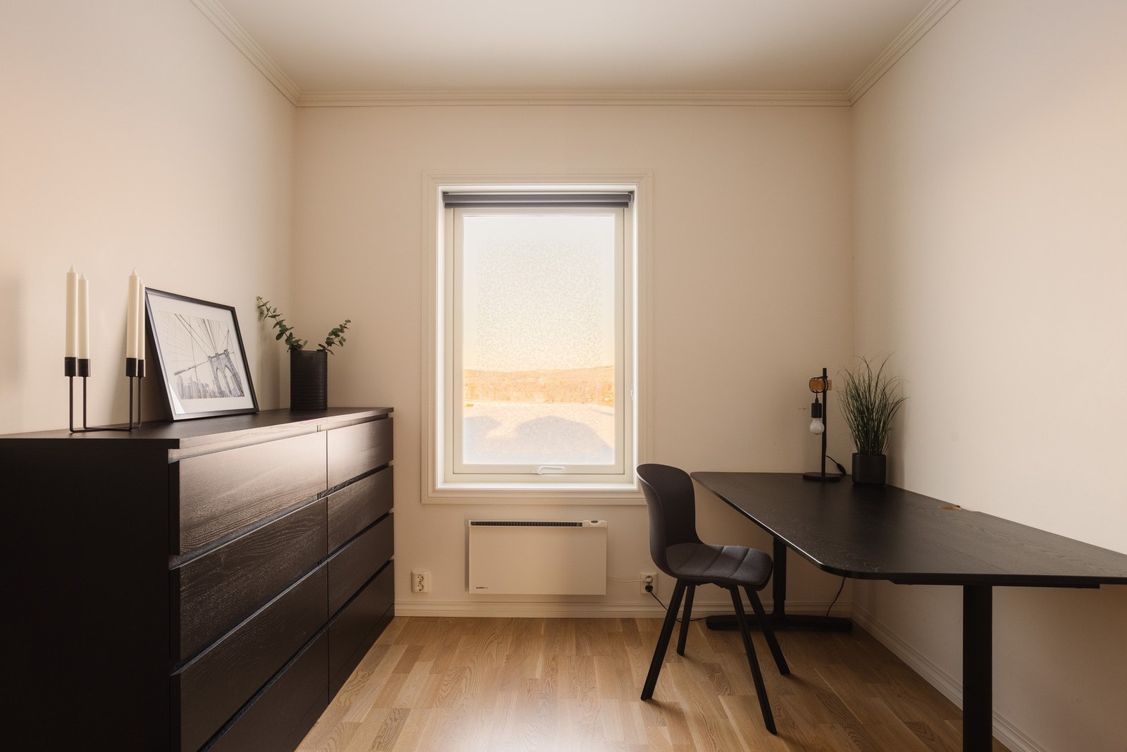 Soverommene egner seg like godt som barnerom og gjesterom som til hjemmekontor eller et hovedsoverom. Galleribilde