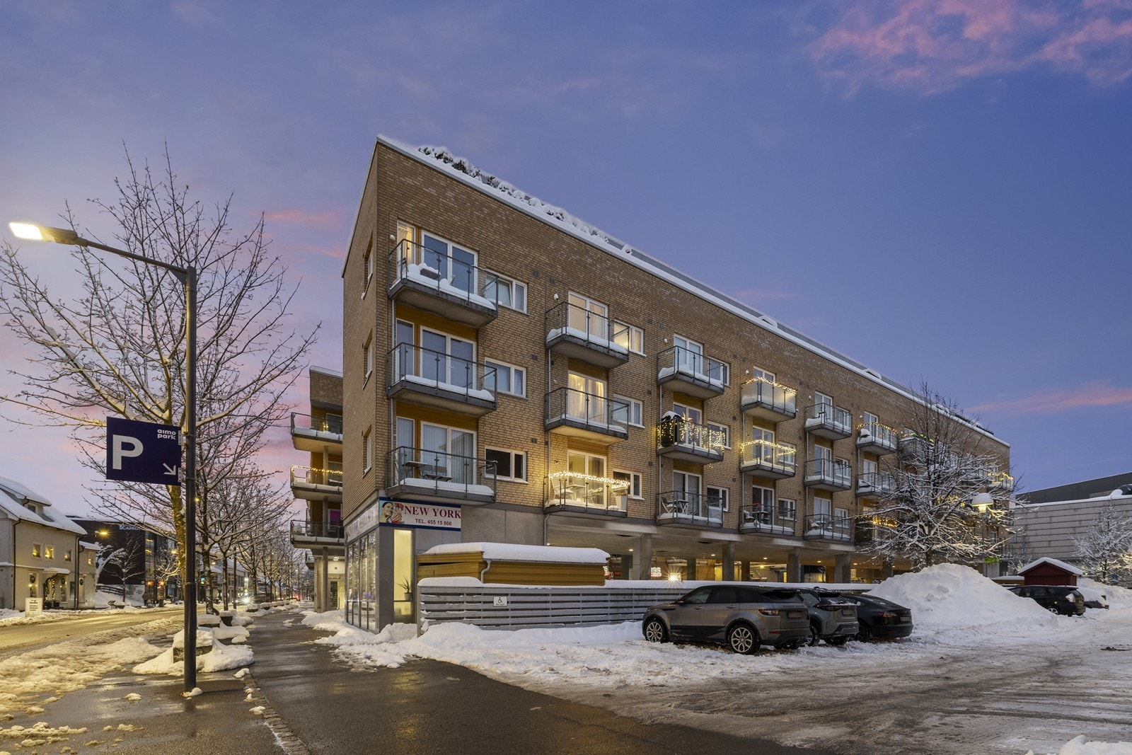 Boligen er presentert av Frode Bjørnevik i EiendomsMegler 1. Galleribilde