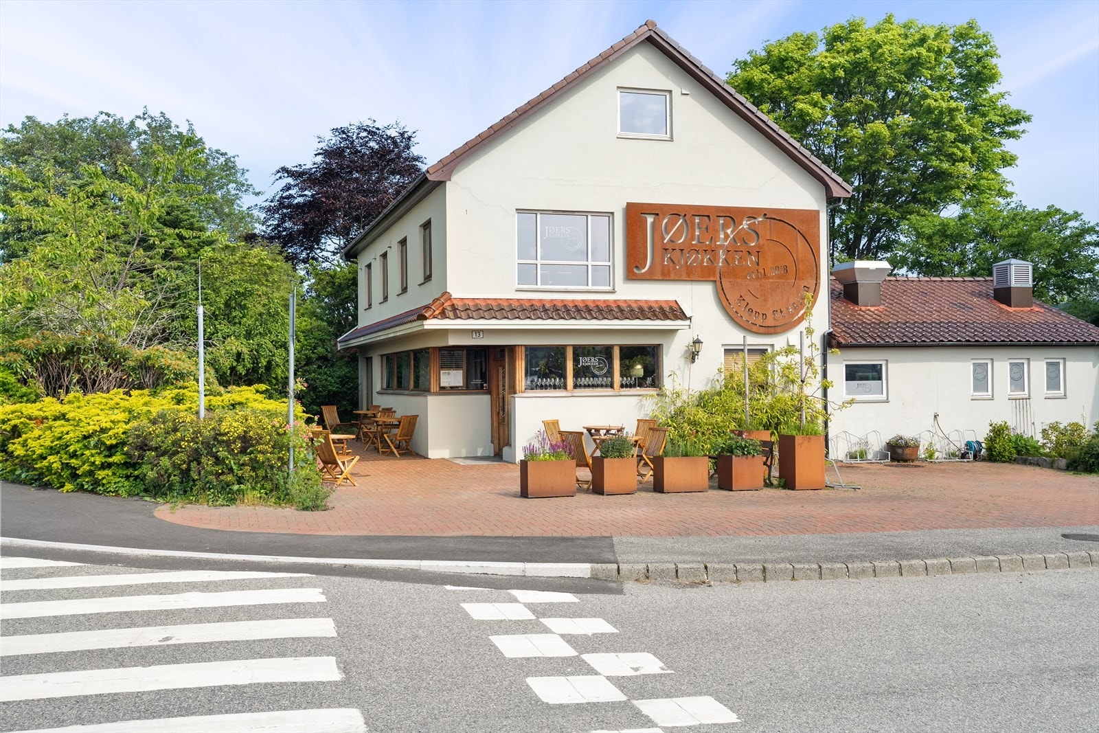 I nærområdet ligger også den populære restauranten Jøers' Kjøkken. Galleribilde