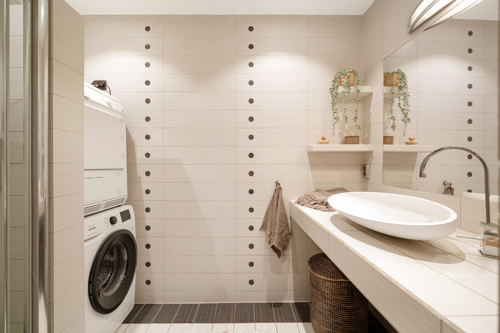 Pent flislagt bad. Galleribilde