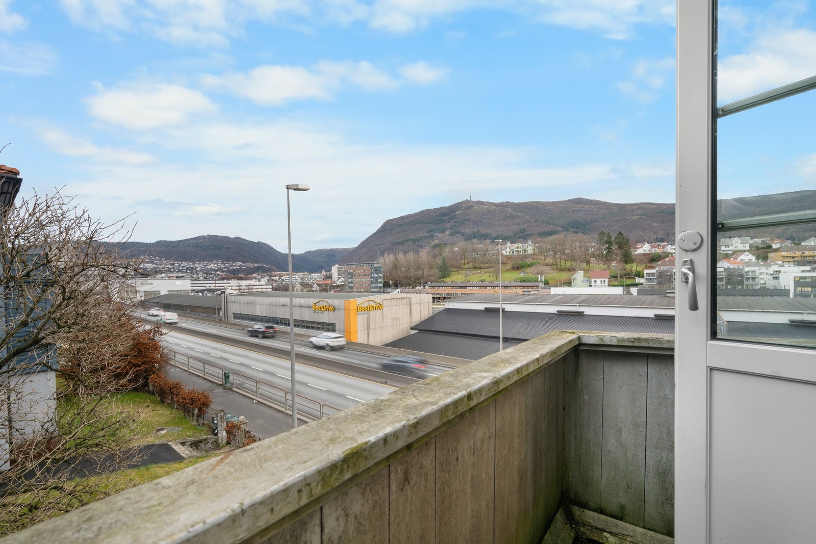 Balkongen måler 1,9 kvm. Galleribilde