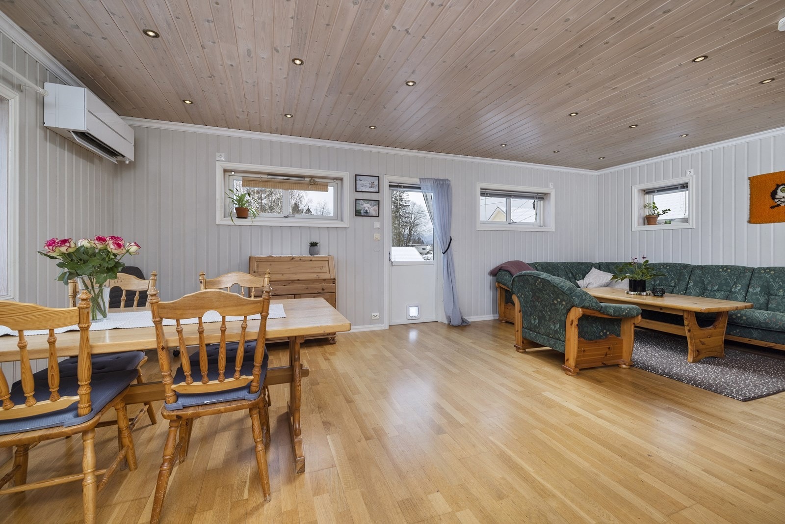 Fra stue er det også utgang til terrasse. Galleribilde