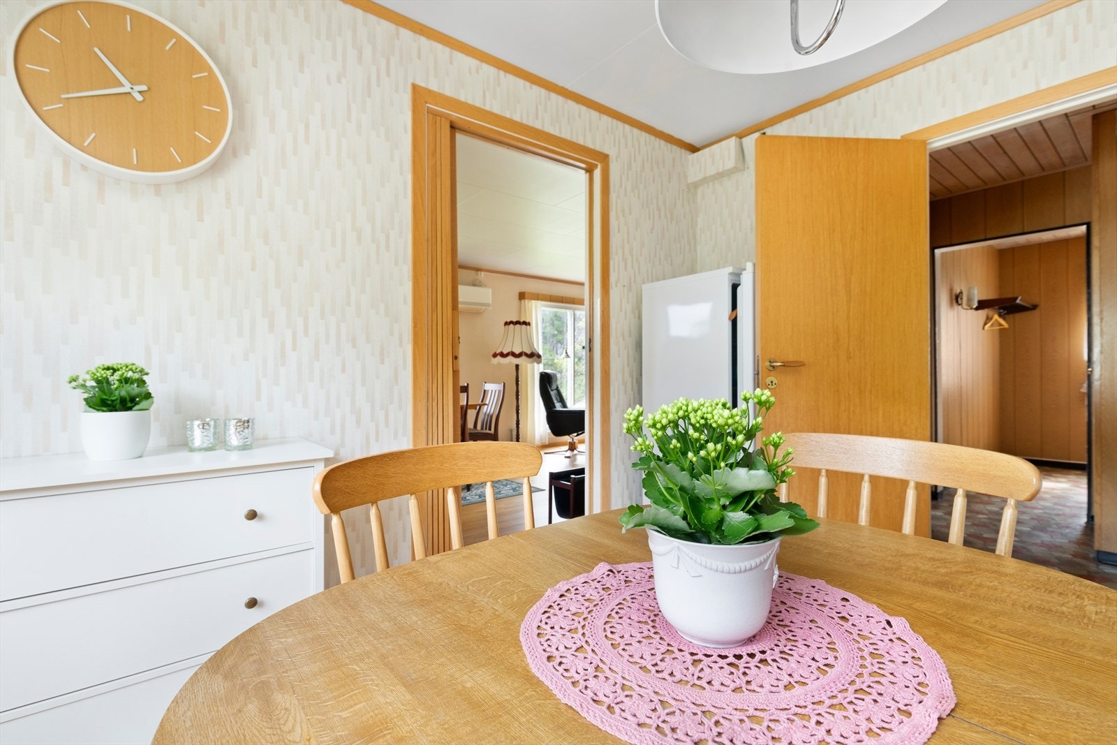 Plass for frokostbord Galleribilde