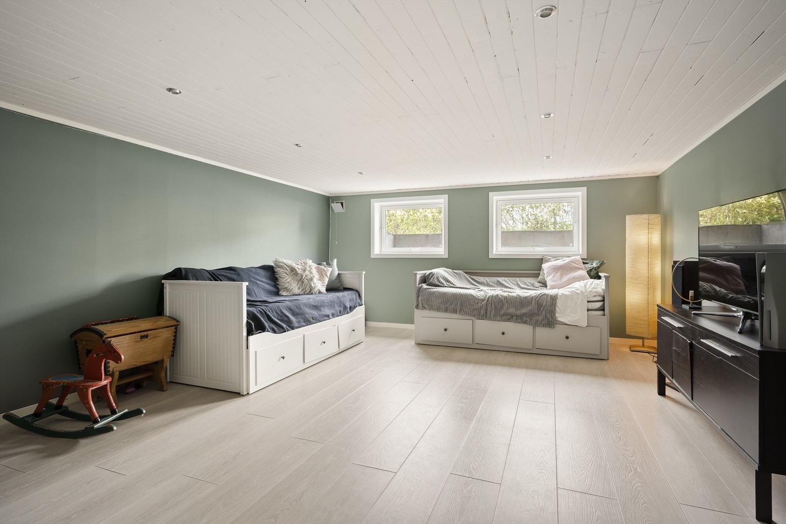 Romslig rom i kjelleretasjen med fleksibel bruksmulighet. Galleribilde