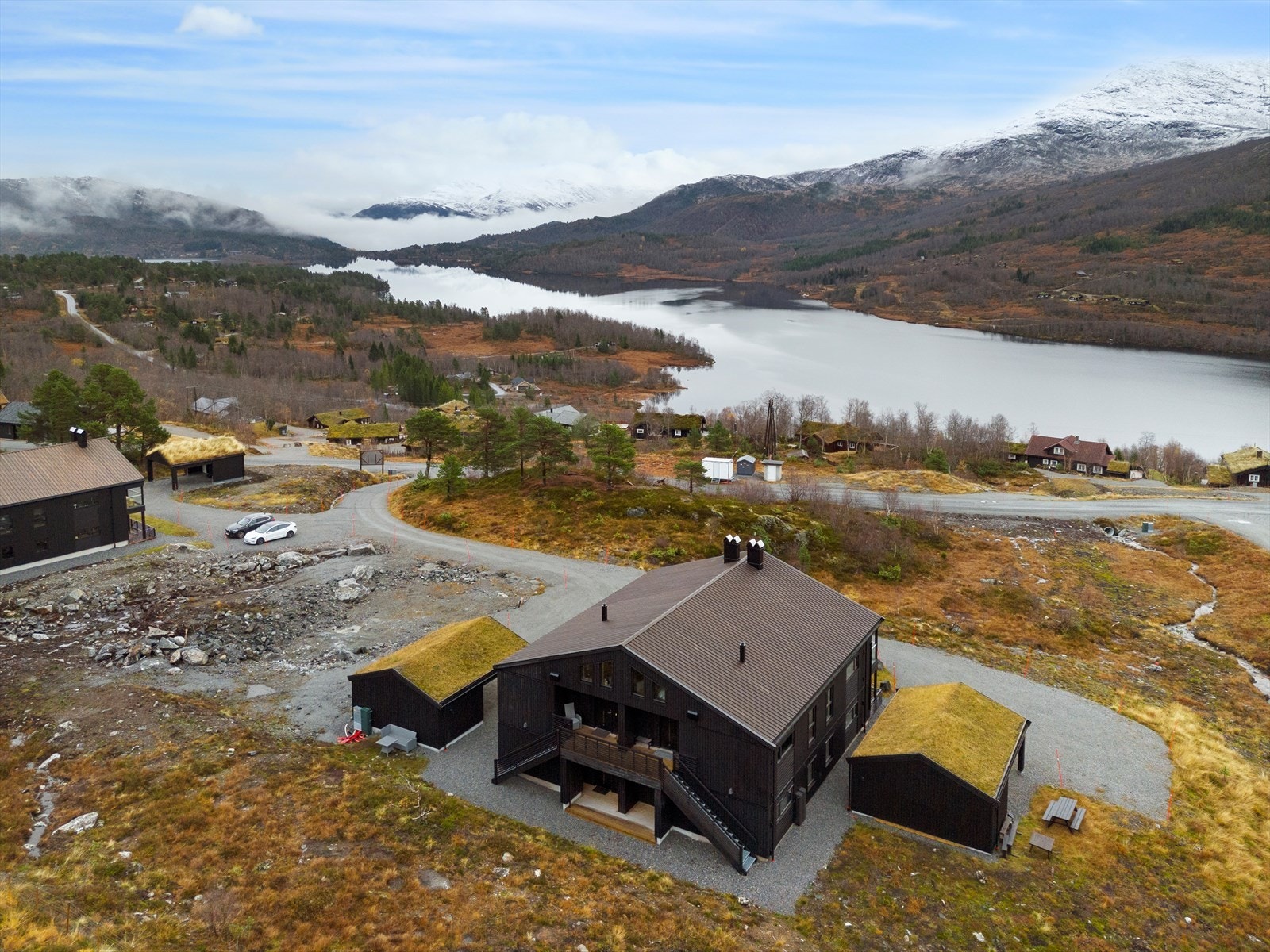 Eiendommen har en strategisk beliggenhet med nærhet til både sommer- og vinteraktiviteter. Galleribilde