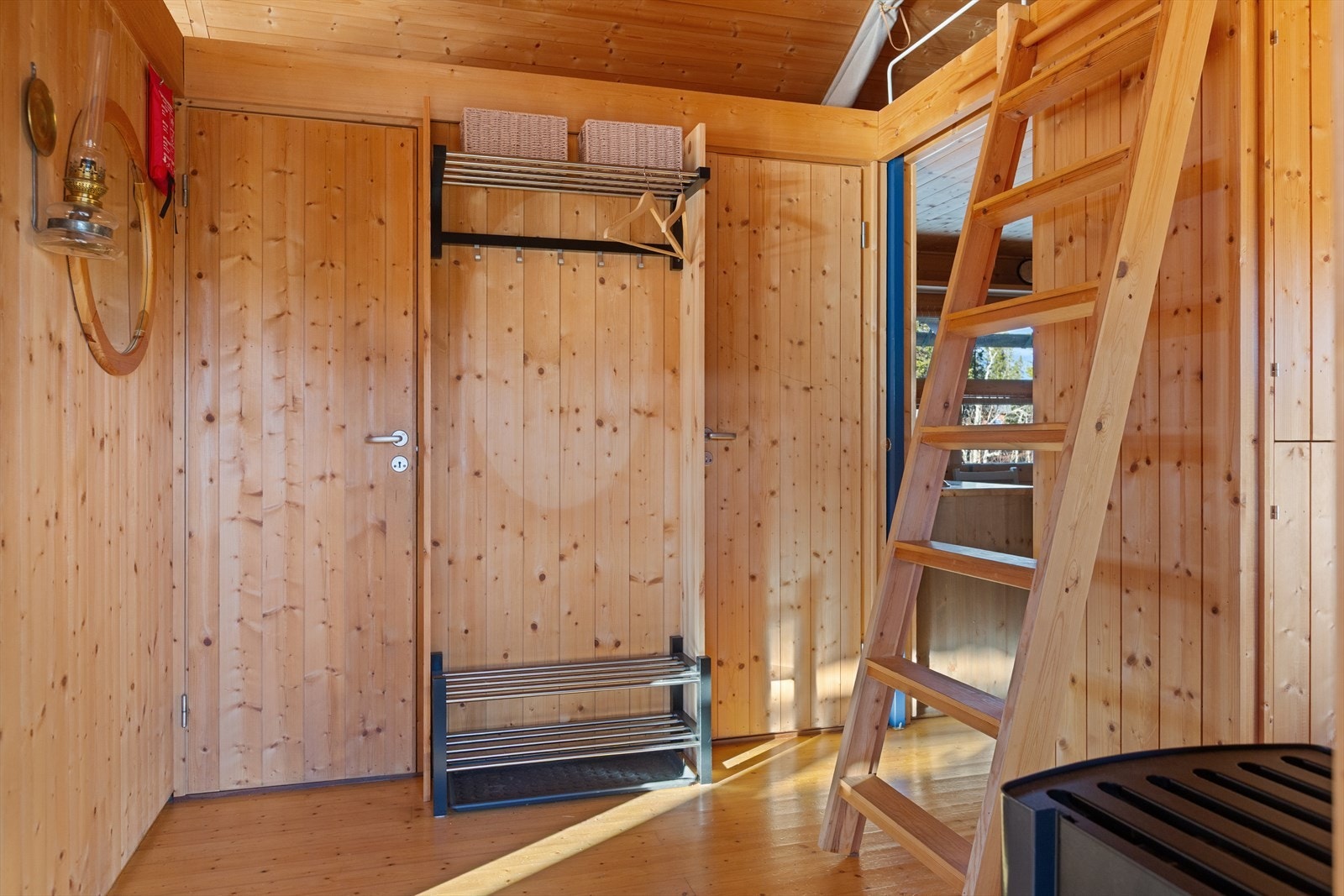 Over soverom og vaskerom er det en liten hems med lav takhøyde. Galleribilde