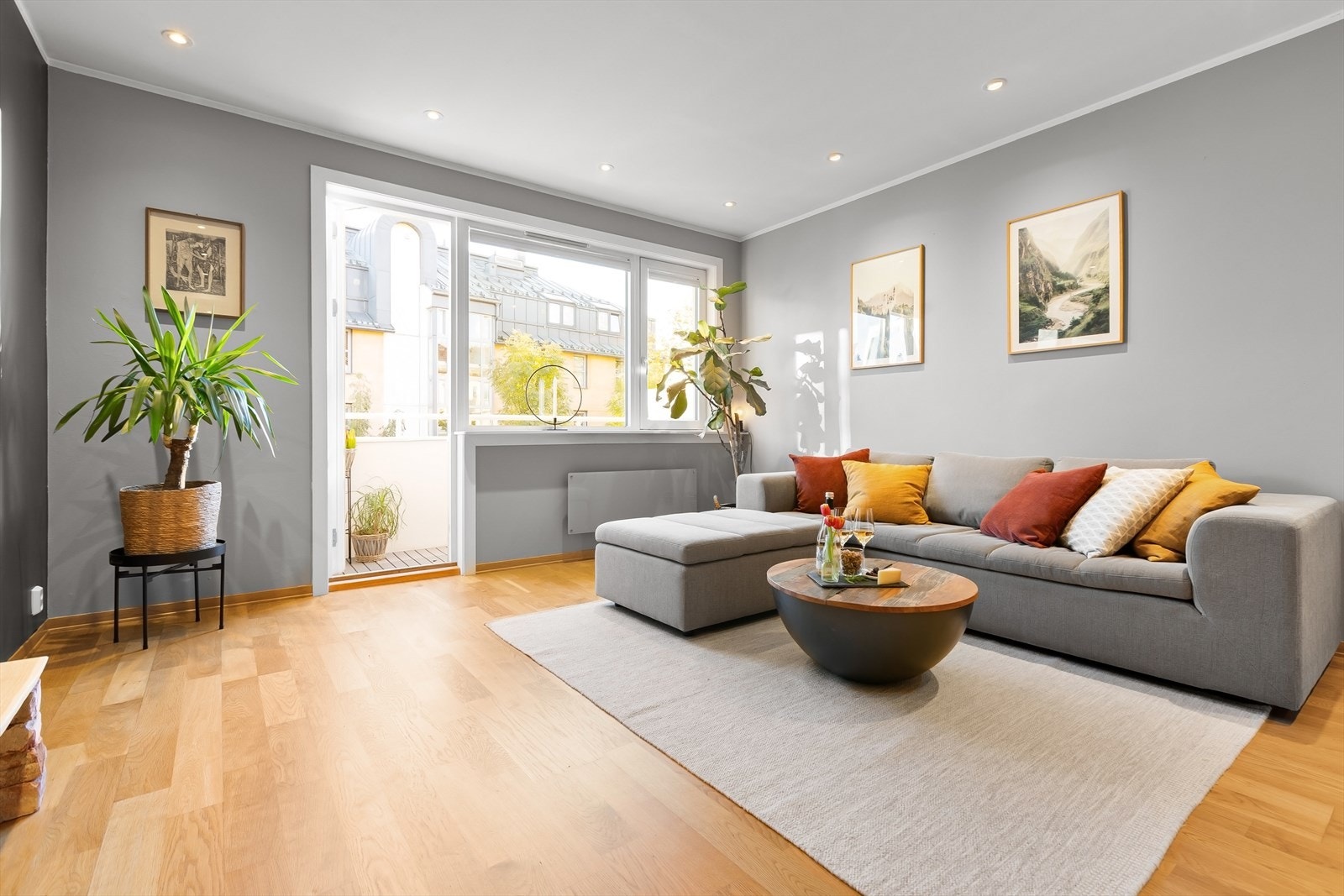 Velkommen til en lekker og romslig 3-roms selveierleilighet i 5. etg med heis og solrik balkong. Foto: Kristoffer Myhre Galleribilde