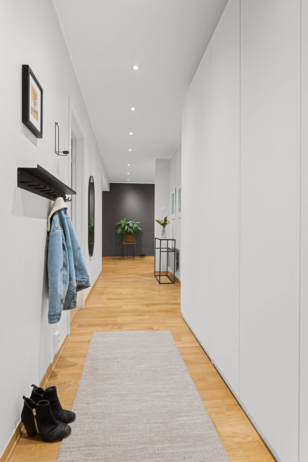 Heisen ble modernisert i 2024. Videre la Tegan AS ny takterrasse ut mot bakgård i 2025 - Håndverksgutta AS la varmekabler i alle takrenner og nedløpsrør vinteren 2025. Galleribilde