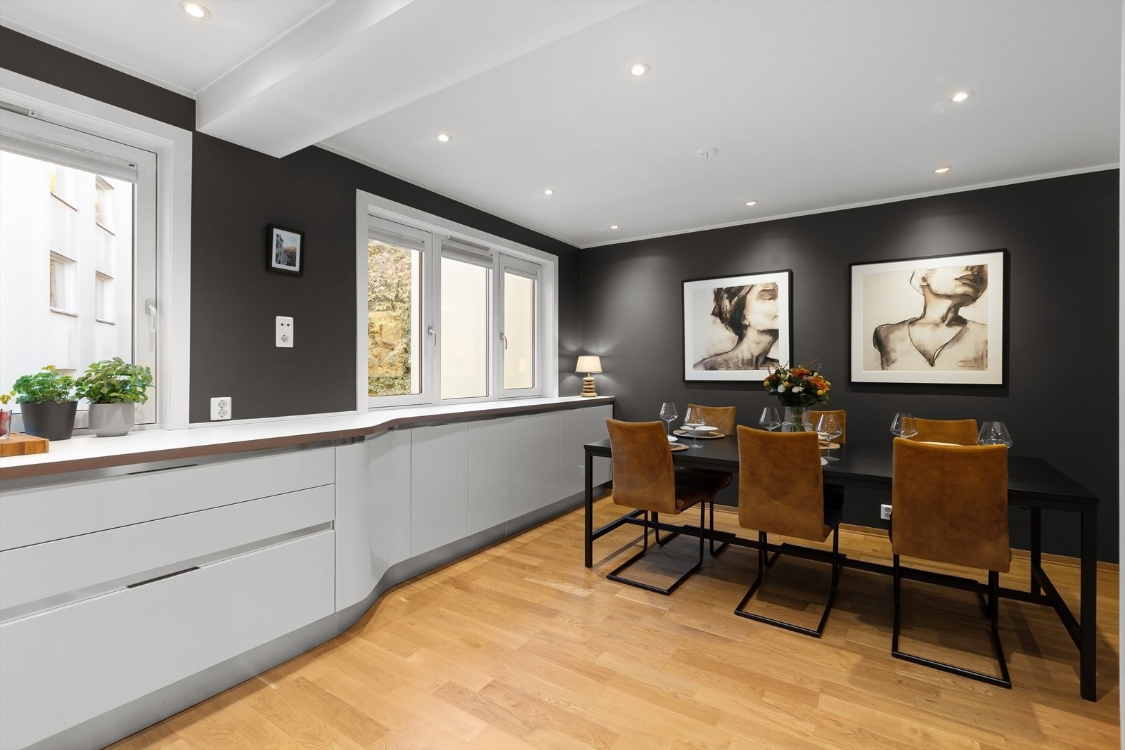 Hope Elektro AS utførte elektrisk arbeid for kjøkken, bad og downlights i 2013 Galleribilde