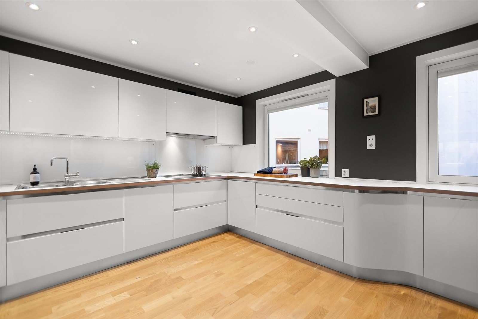 Masec Cucine leverte også baderomsinnredingen Galleribilde