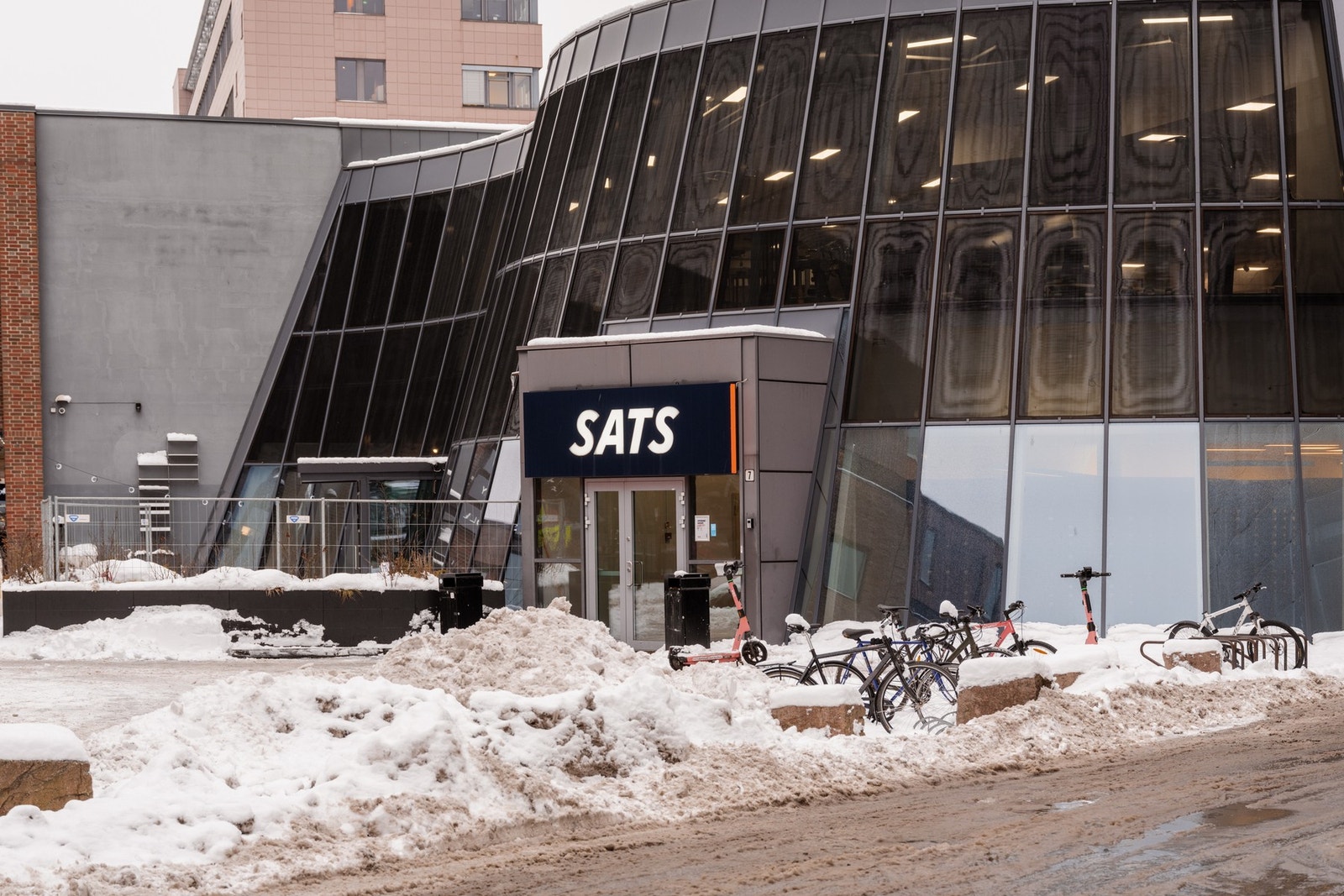 Går du noen meter til kommer du til Sats Galleribilde