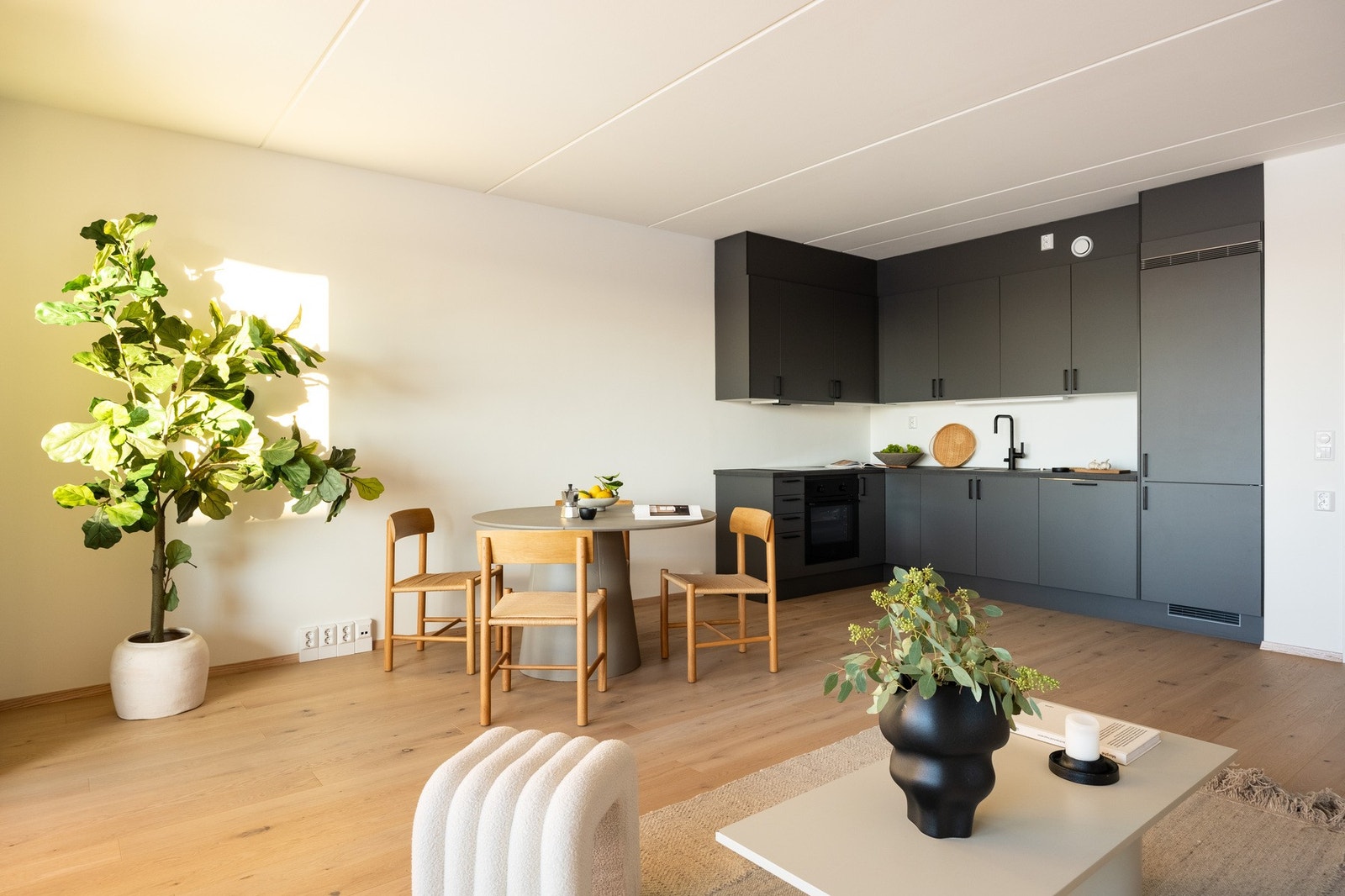 Her kan du flytte rett inn i en ny 3-roms fra 2024 med nybygg-garanti. Galleribilde