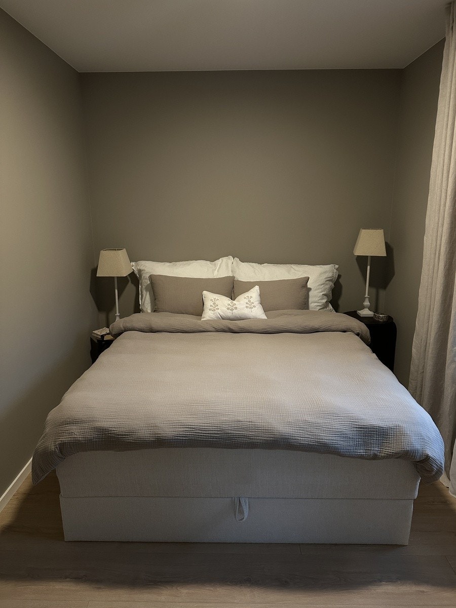 Soverom 1, 160 seng med god plass til oppbevaring under. Galleribilde