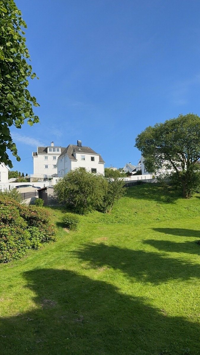 Leiligheten sett fra Damsgård Hovedgård. Galleribilde