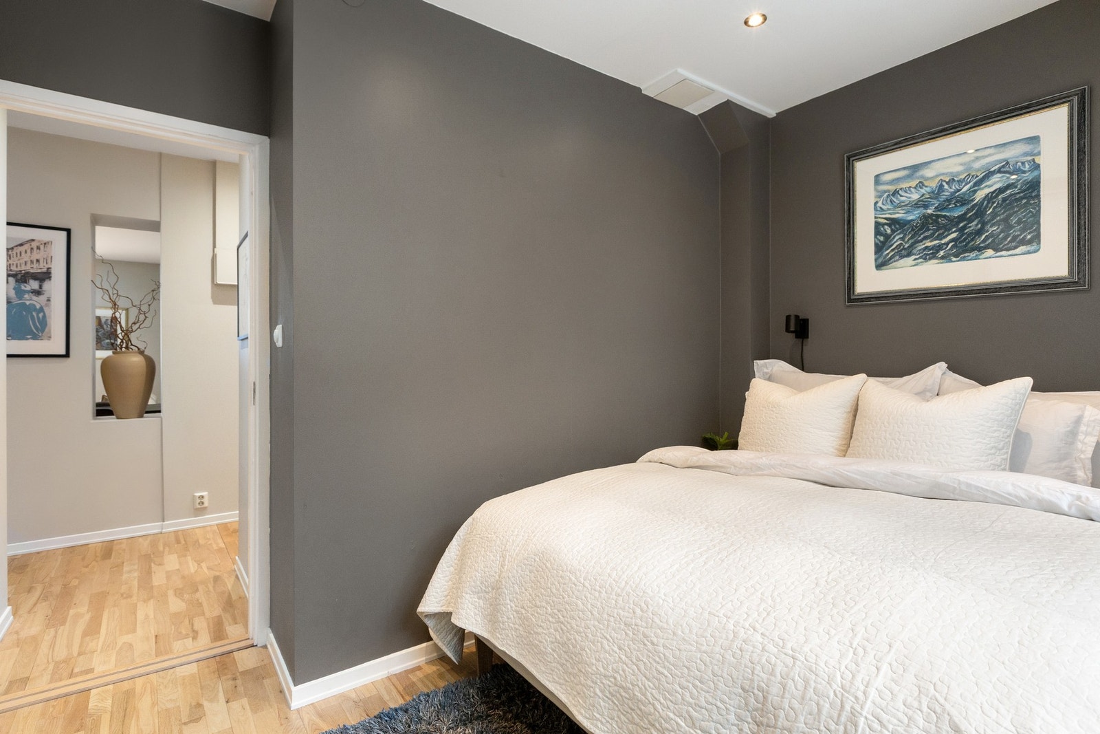 Soverommene vender mot bakgård Galleribilde