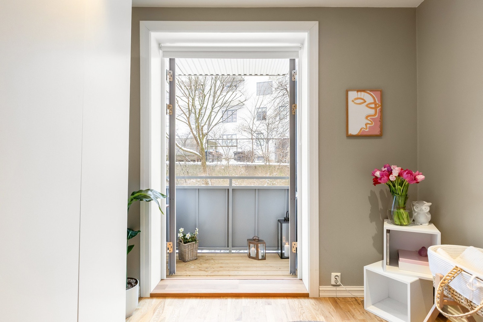 Solrik, ny balkong fra 2024 - perfekt for rolige morgener med kaffekoppen. Galleribilde