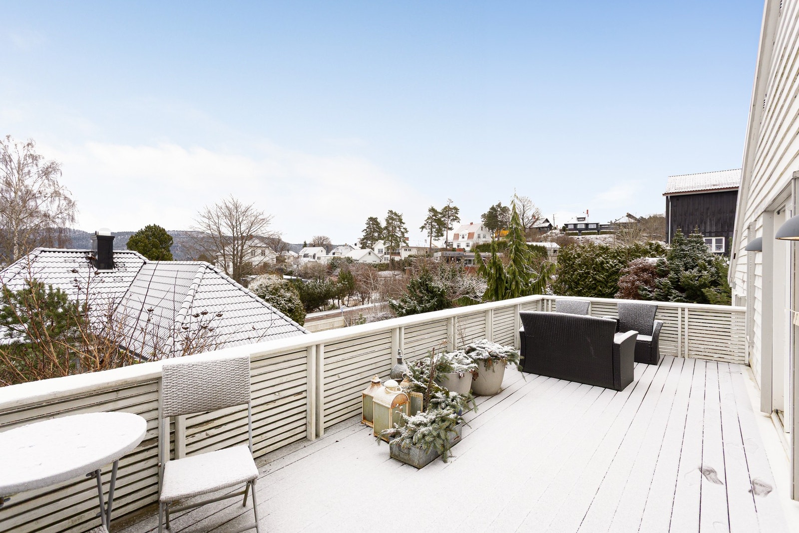 Terrasse ut fra stue i 1.etg. Galleribilde