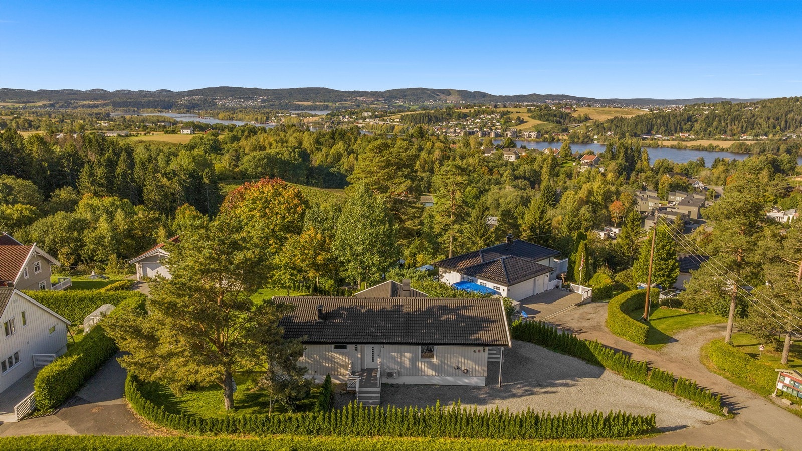 Kort vei til matbutikk og en kort kjøretur til Lillestrøm sentrum. Galleribilde