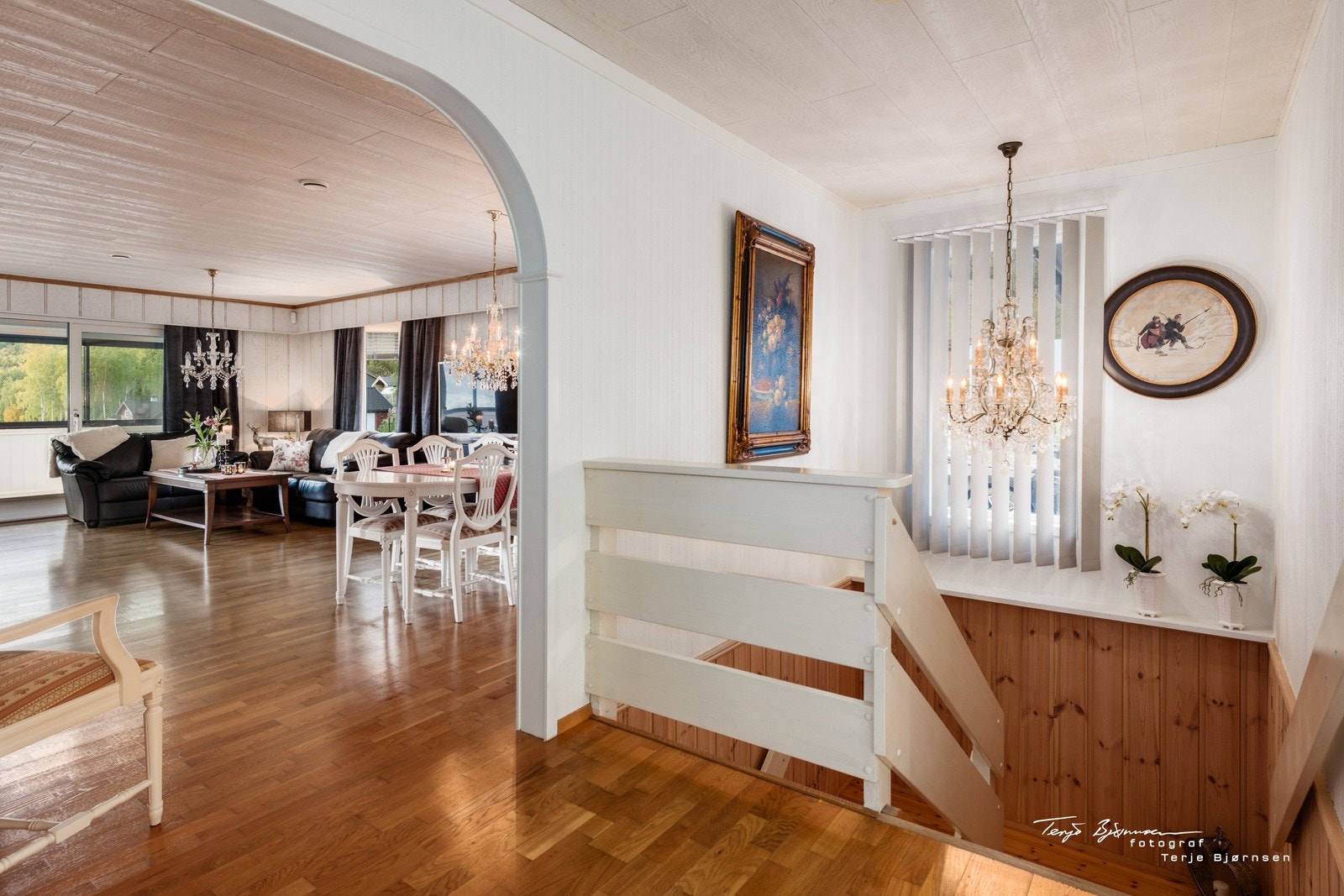 Trapp ned til underetasjen. Galleribilde