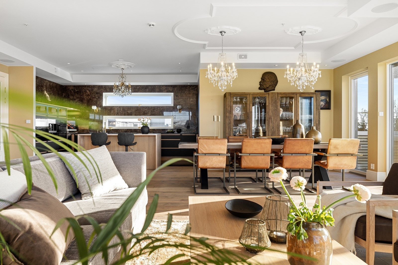 Det er sjeldent man finner en så stor leilighet til midt i et bysentrum Galleribilde