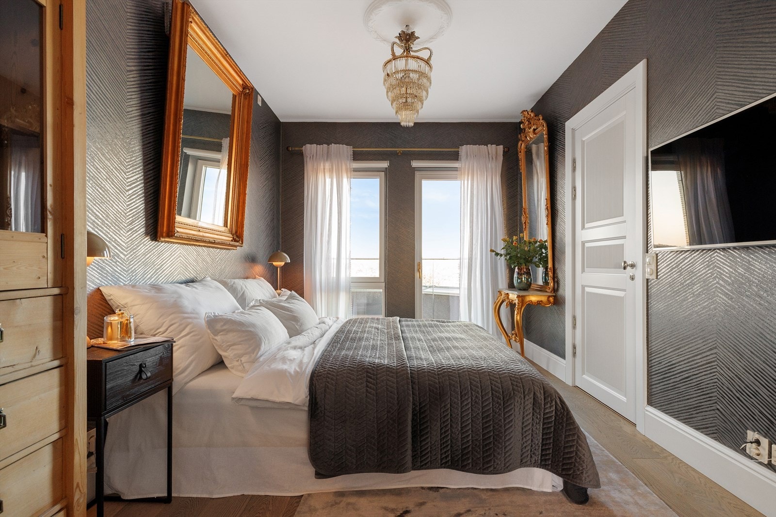 Soverom nr. 2 har privat bad og utgang til takterrasse. Galleribilde