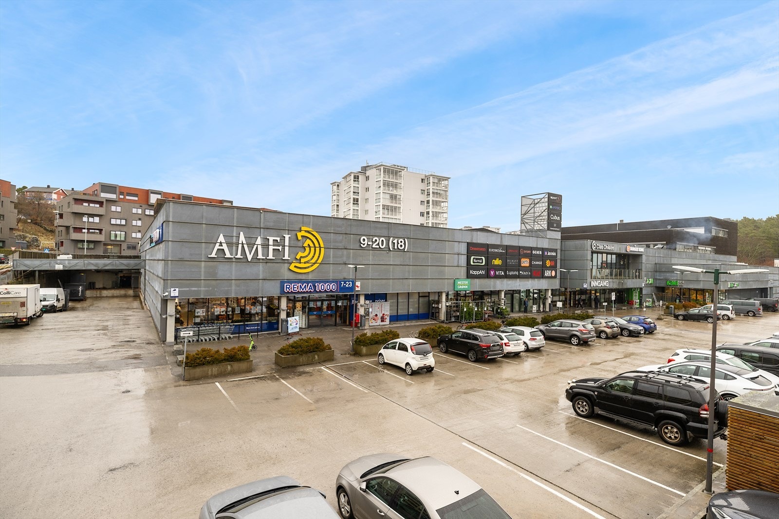 Amfi Vågsbygd med over 40 butikker fra a-å ligger som nærmeste nabo Galleribilde