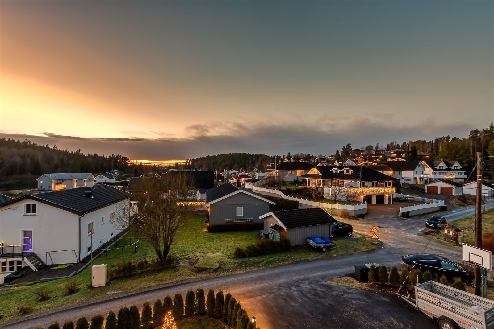 Hyggelig utsikt over nabolaget. Galleribilde