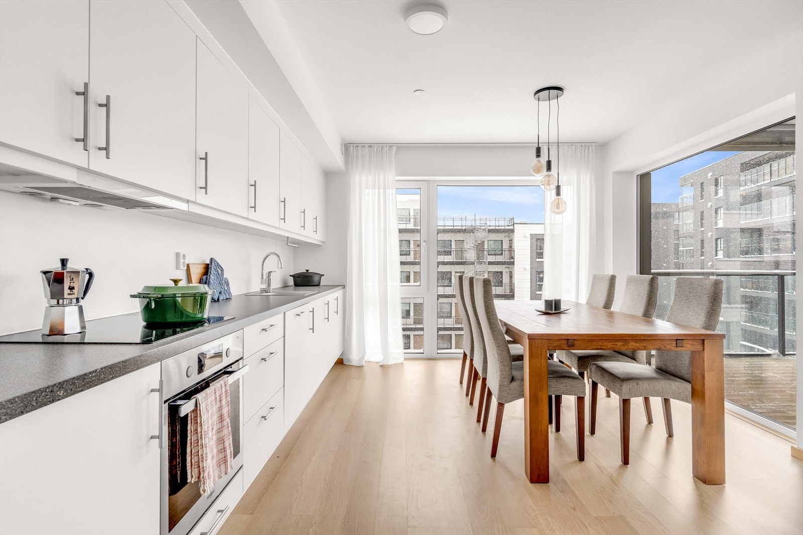 Leiligheten har en god standard fra byggeåret 2022. Galleribilde